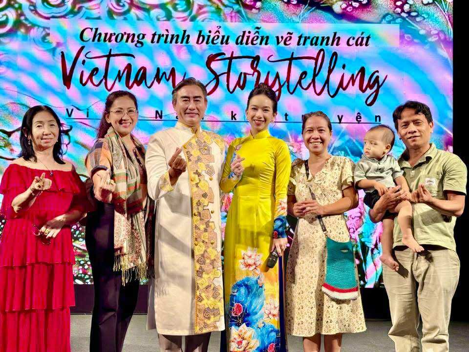 Dấu ấn lung linh từ ngôn ngữ cát của nghệ sĩ Đặng Trí Đức - Ảnh 3.