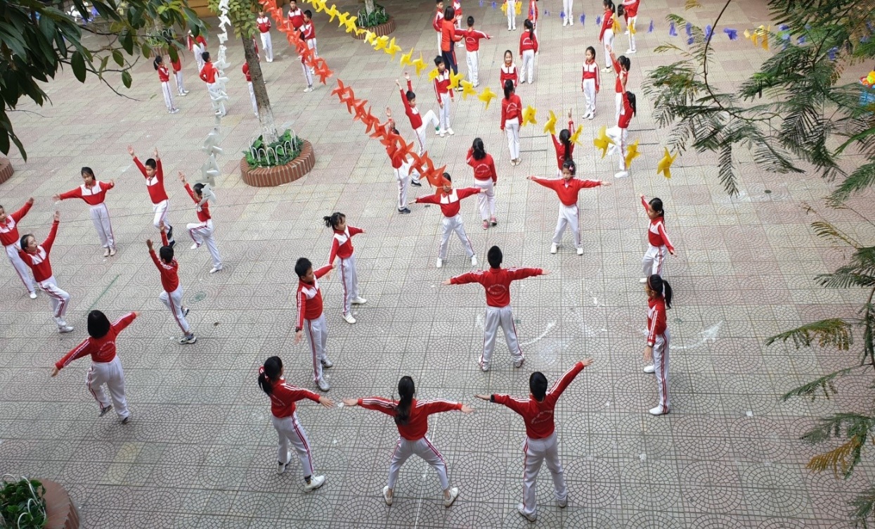 NGƯỜI THẦY KÍNH YÊU: Cô giáo 24 năm thổi hồn cho thể thao học đường  - Ảnh 3.