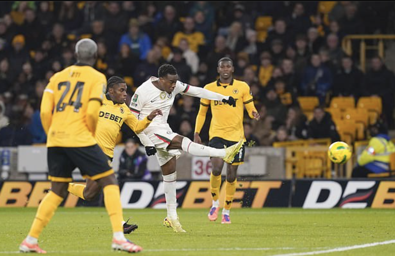 Arsenal và Chelsea vào tứ kết League Cup, Tottenham bị loại - Ảnh 3.