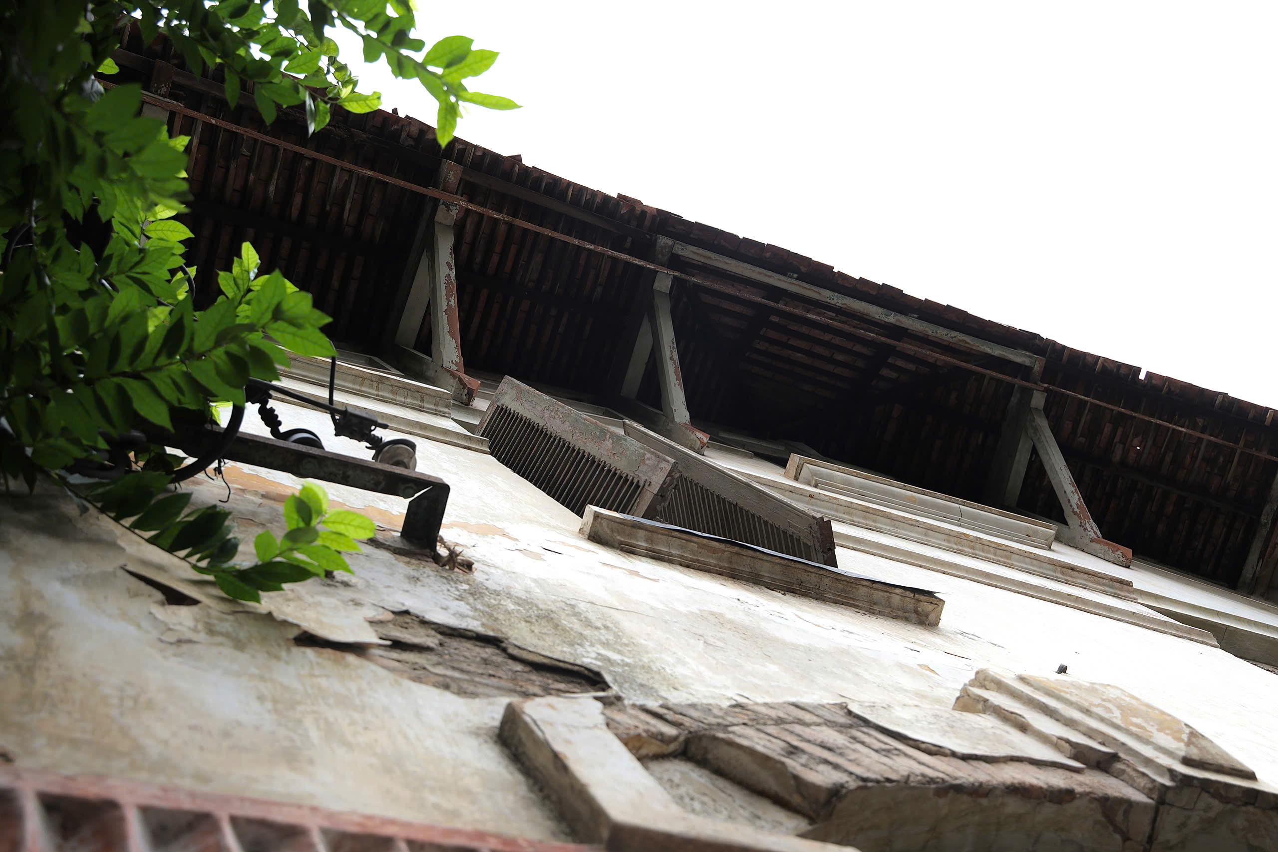 TP HCM: Cận cảnh 4 biệt thự cũ đang được xem xét "số phận"  - Ảnh 10.