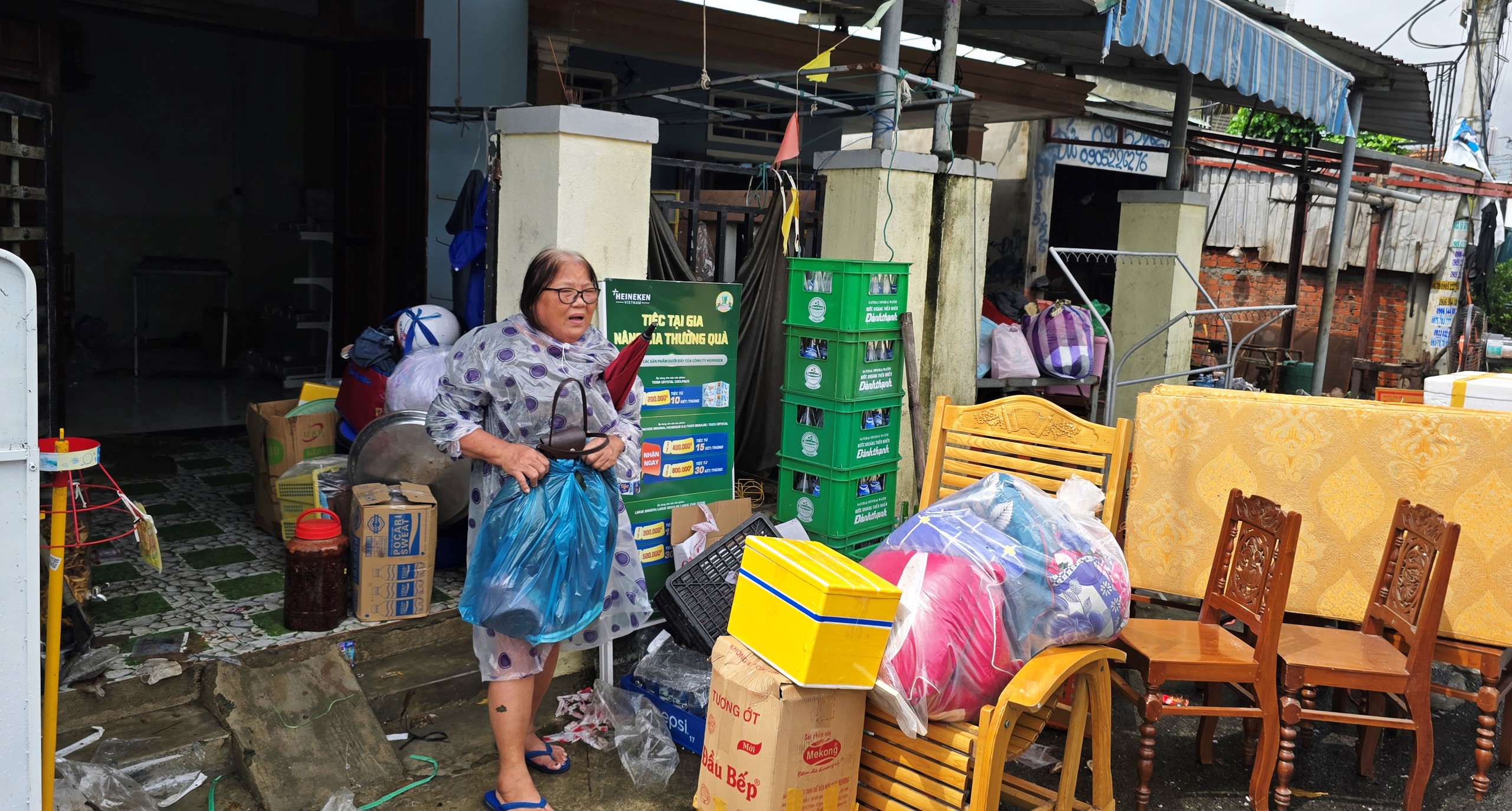 CLIP: 48 giờ lấy sức người chống thế nước, cứu kè biển An Lương - Ảnh 10.