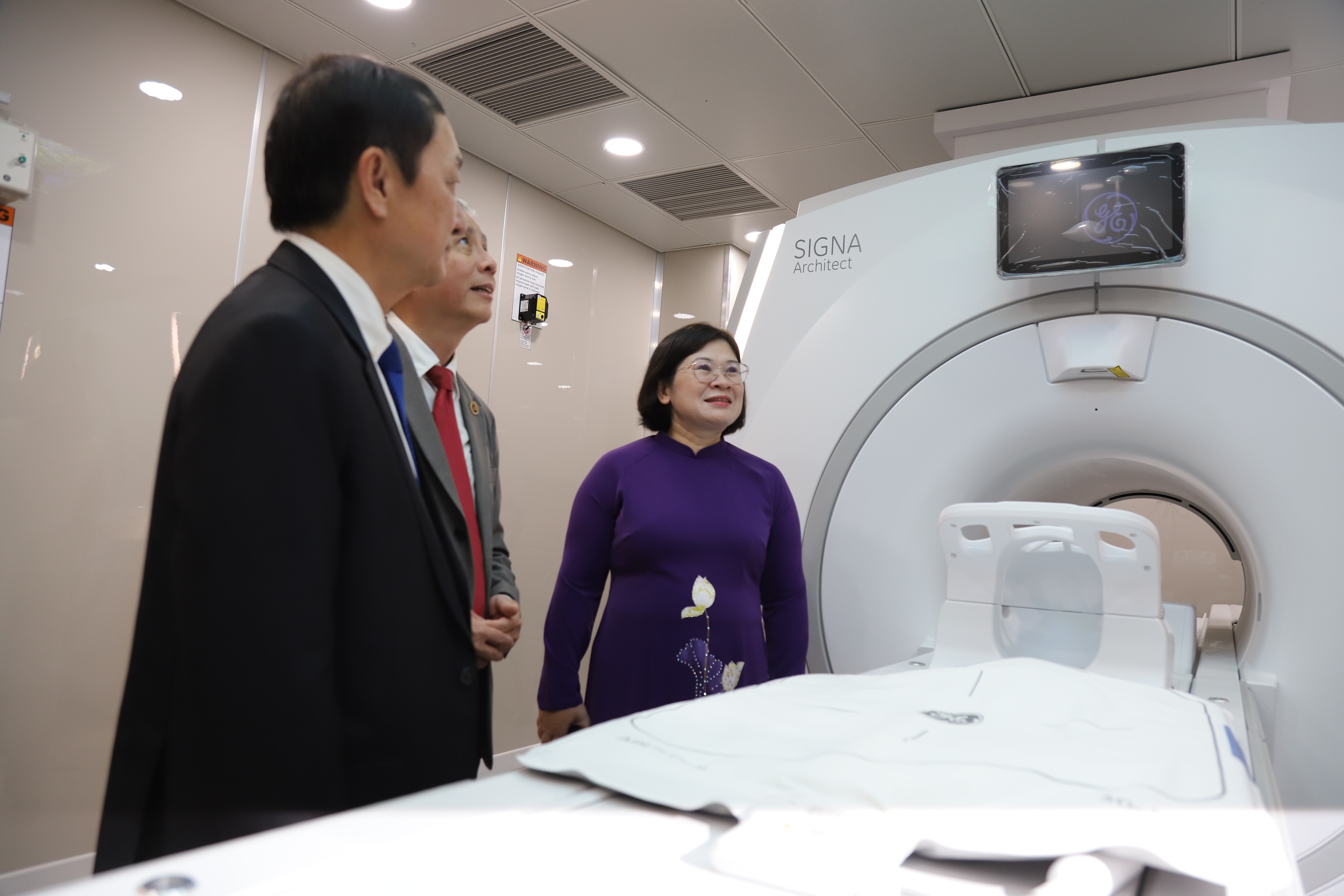 Bệnh viện Từ Dũ đưa vào sử dụng thiết bị chẩn đoán hình ảnh 100 tỷ đồng - Ảnh 2.