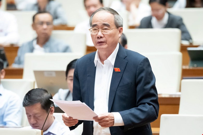 - Ảnh 1. Đại biểu Nguyễn Thiện Nhân đề xuất tăng tuổi nghỉ hưu trước năm 2035  - Ảnh 1.