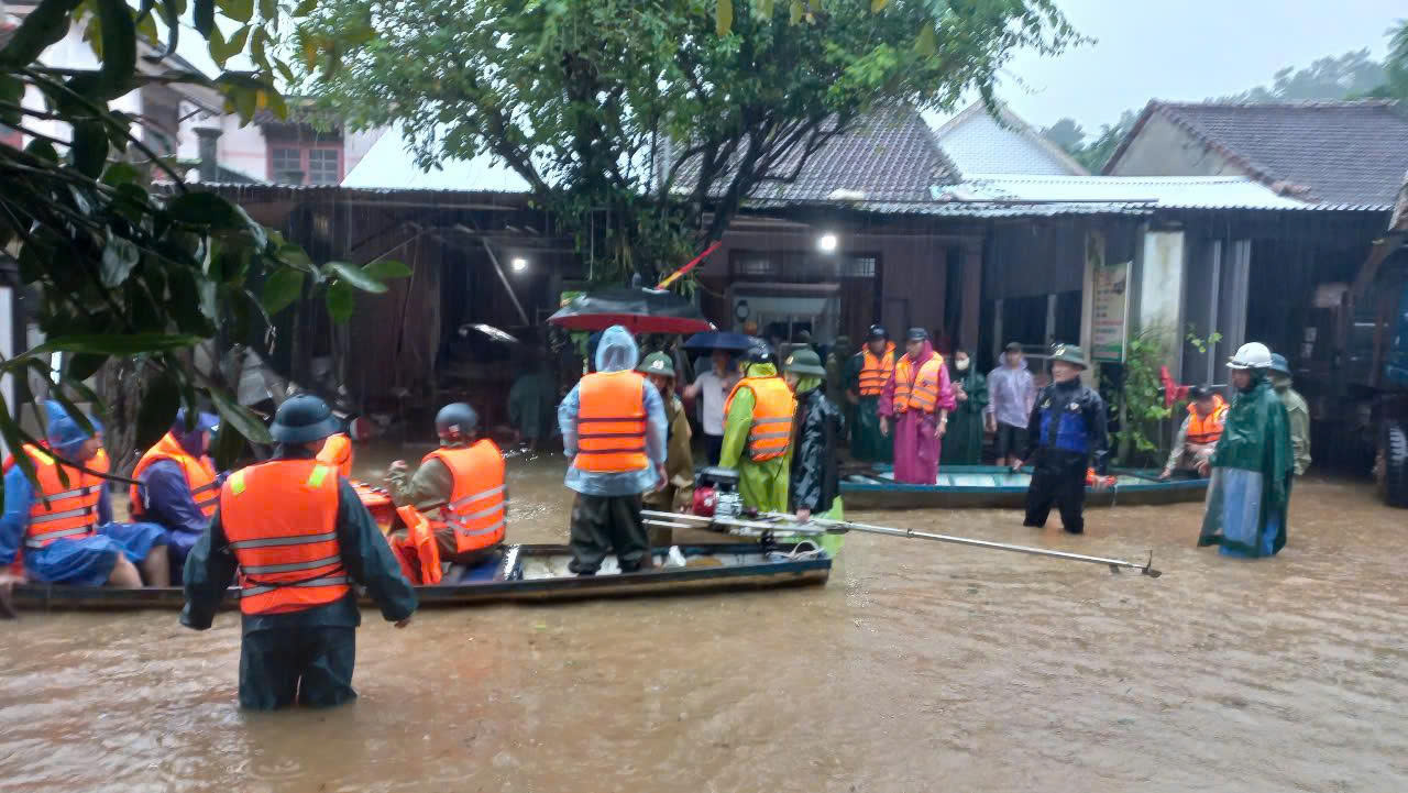 Tang thương khúc ruột miền Trung - Ảnh 13.