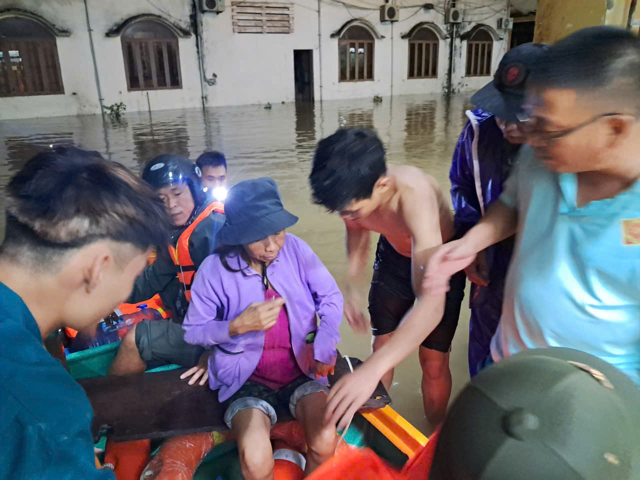 Tang thương khúc ruột miền Trung - Ảnh 12.