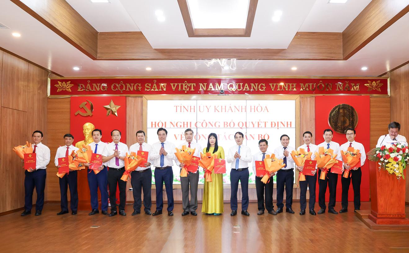 Phê chuẩn, điều động hàng loạt vị trí lãnh đạo Khánh Hòa - Ảnh 3.