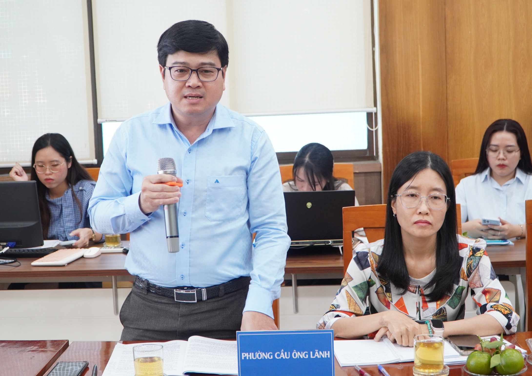 Lãnh đạo 10 phường khu vực trung tâm TP HCM cùng bàn nhiều vấn đề quan trọng - Ảnh 2.