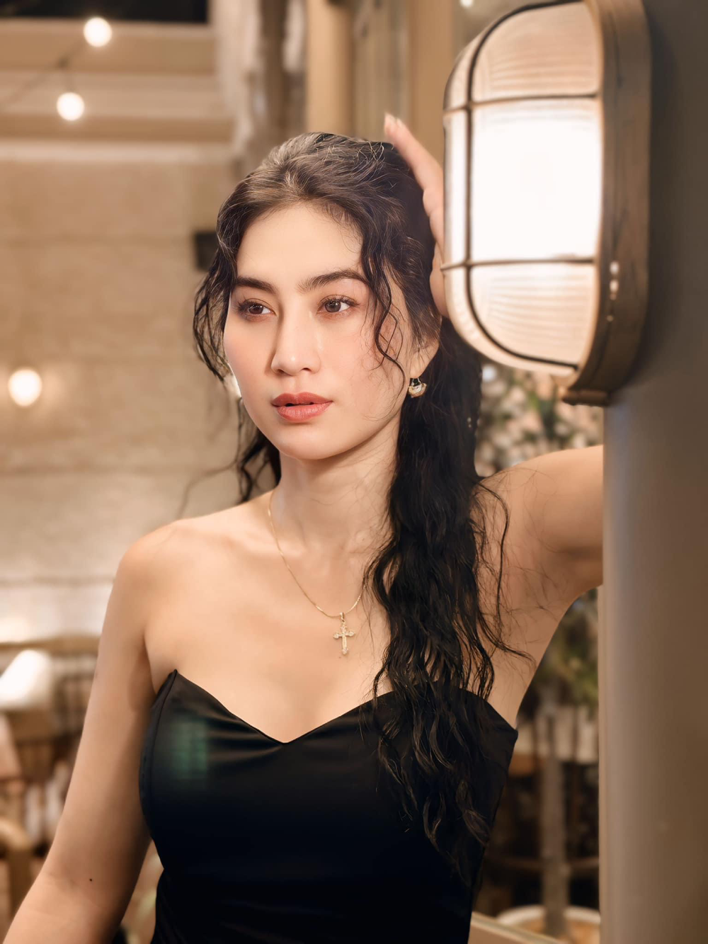 Diễn viên Phi Ngọc Ánh bị đánh máu me đầy mặt - Ảnh 2.