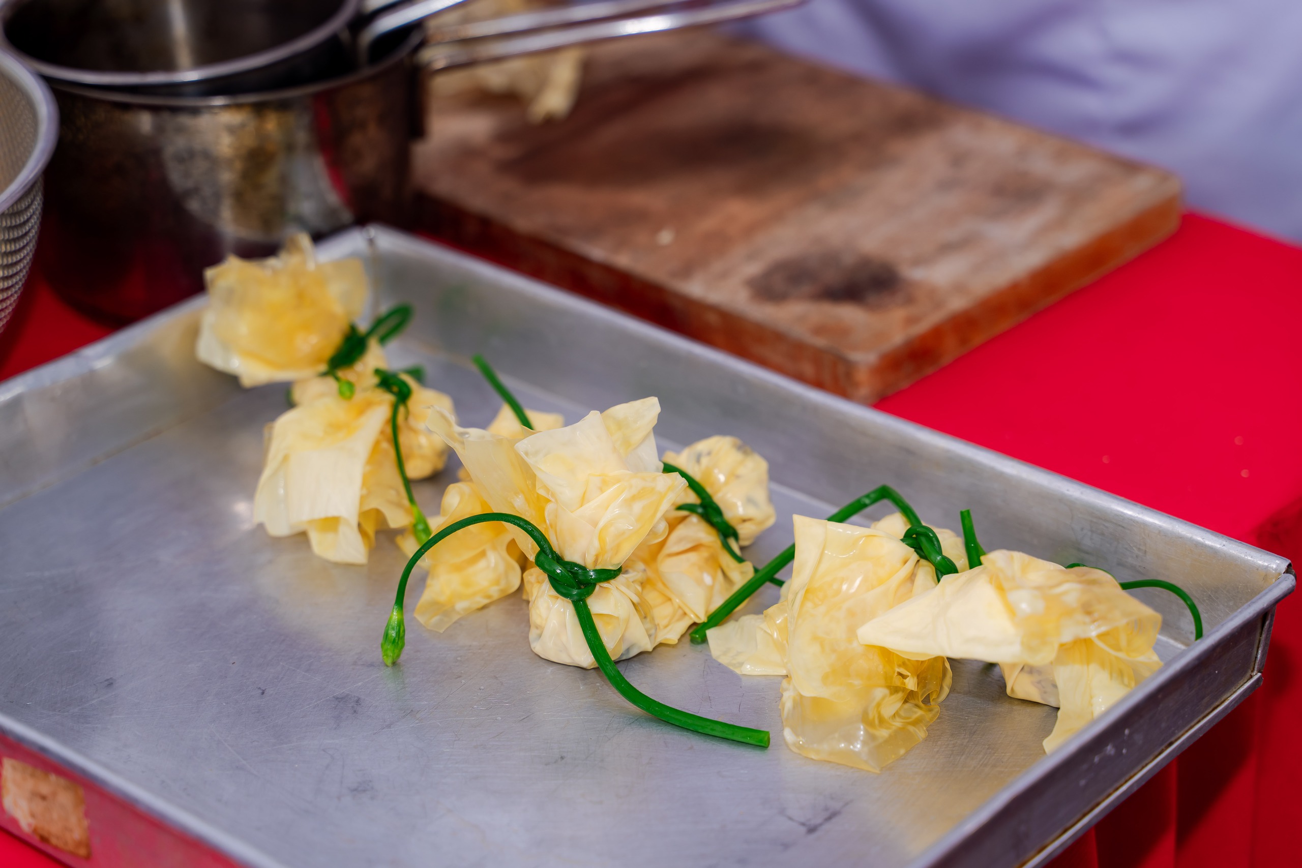 VIDEO: Lễ hội ẩm thực chay lớn nhất TP HCM trước giờ khai mạc có gì đặc sắc? - Ảnh 12.