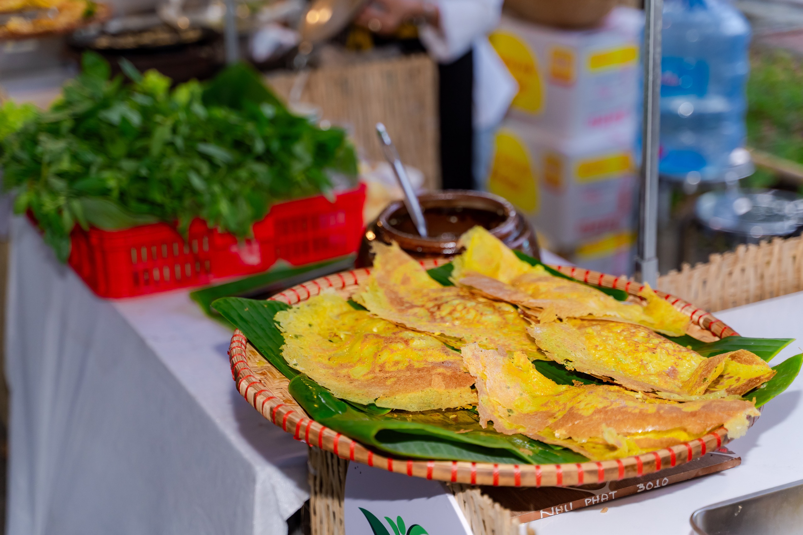 VIDEO: Lễ hội ẩm thực chay lớn nhất TP HCM trước giờ khai mạc có gì đặc sắc? - Ảnh 13.