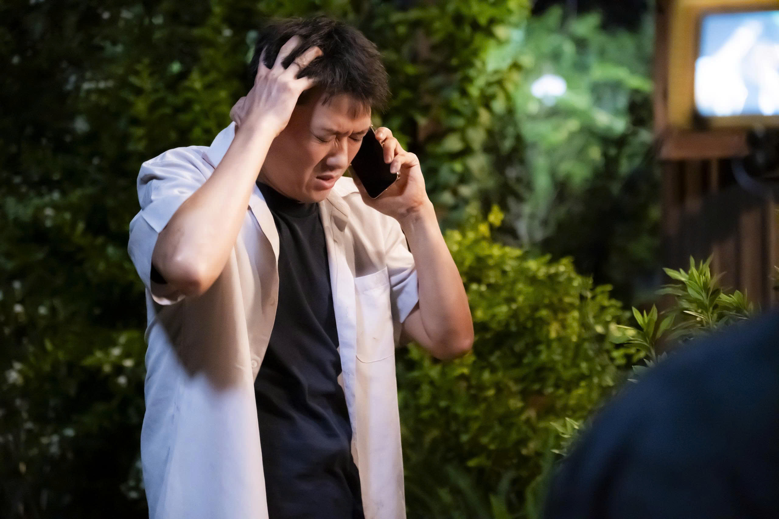 "Trăng điên" của Quách Ngọc Tuyên nhận "cơn mưa lời khen" - Ảnh 1.