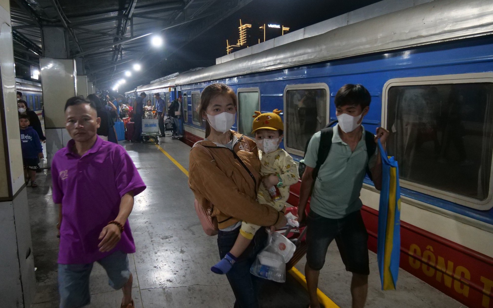 Hơn 900 chuyến t&agrave;u phục vụ cao điểm Tết B&iacute;nh Ngọ 2026 - Ảnh 3.