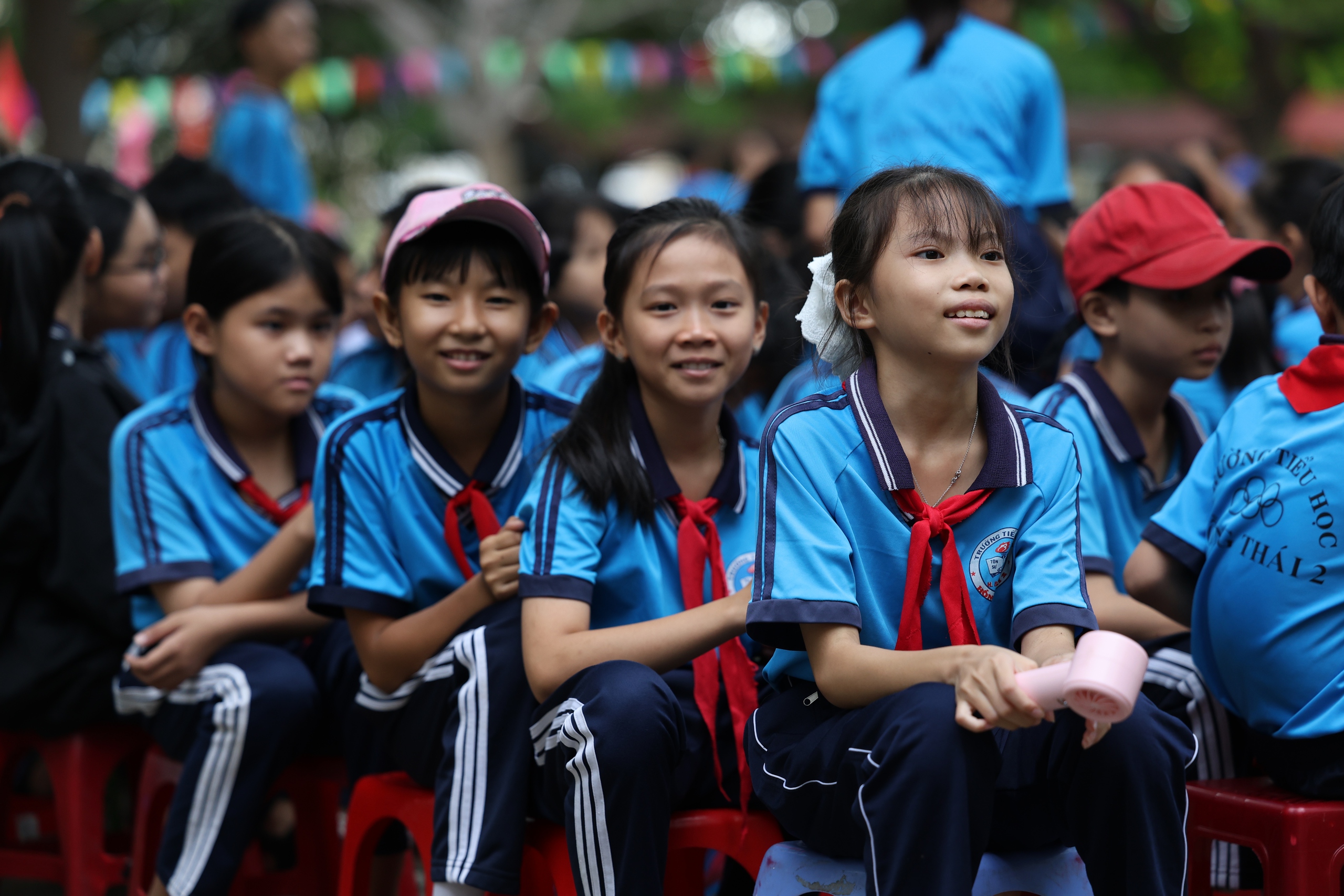 Học bổng và quà trung thu đến với thiếu nhi xã Hồng Thái, tỉnh Lâm Đồng - Ảnh 4.
