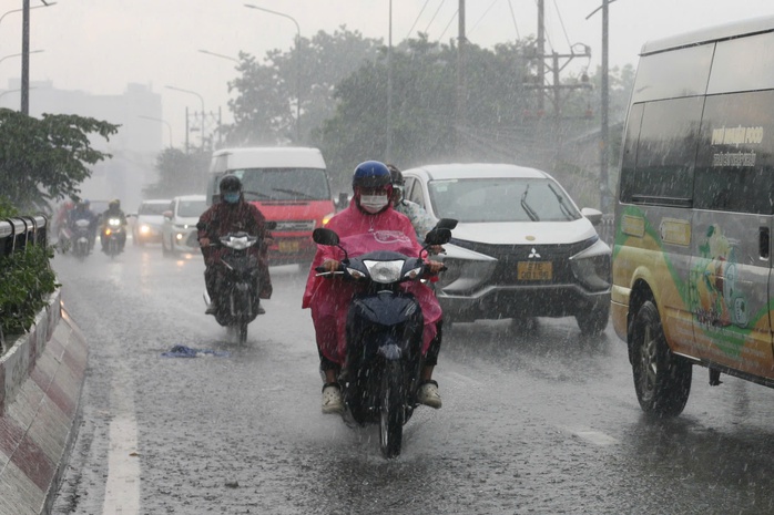 Thời tiết TP HCM hôm nay, 4-10: Mưa dông về chiều và tối - Ảnh 1.