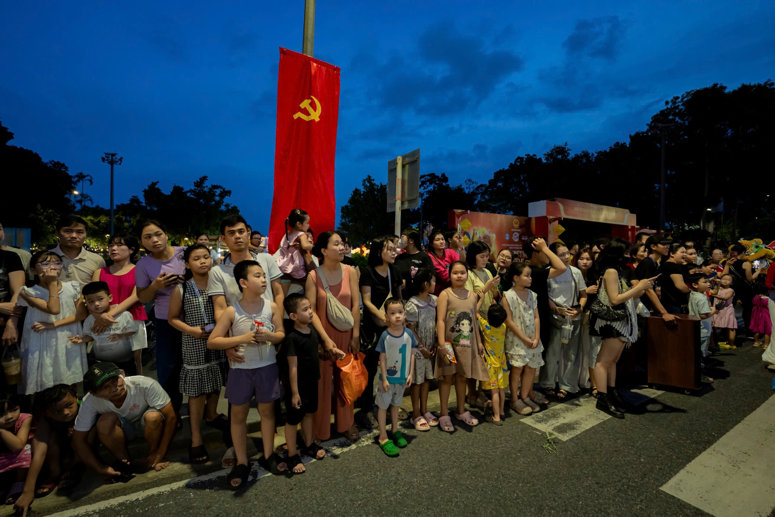 Ngắm lân - sư - rồng