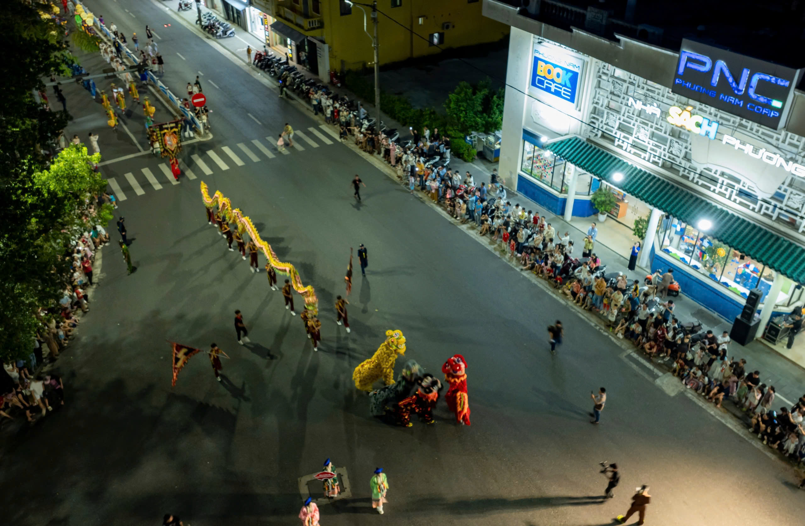 Ngắm lân - sư - rồng