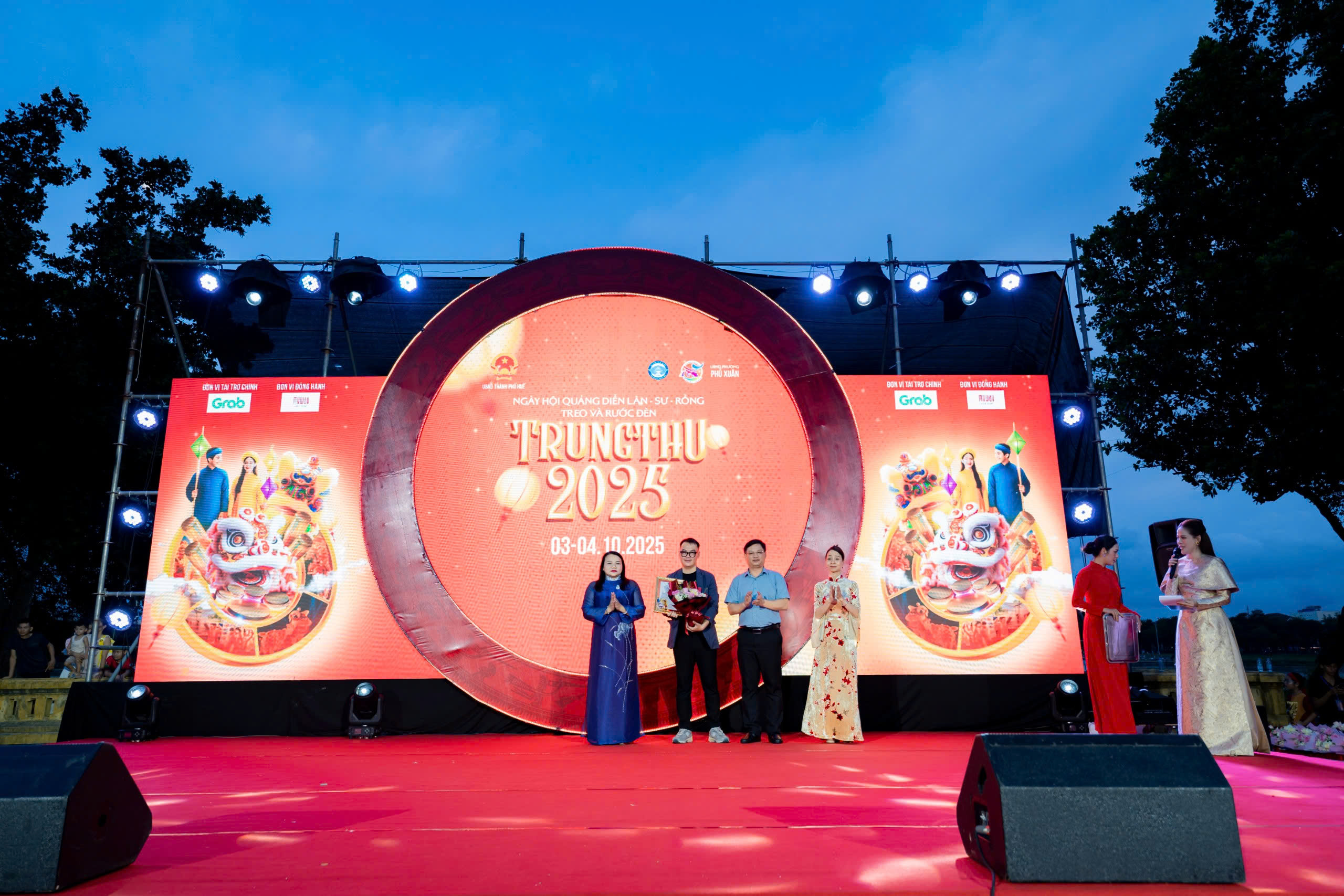 Ngắm lân - sư - rồng