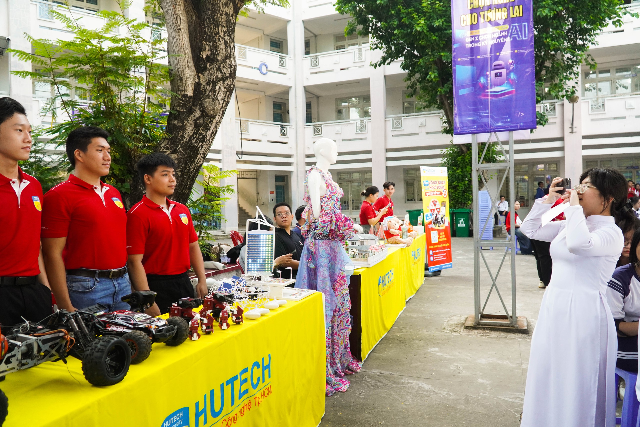 "Thổi phồng" ngành "hot" sẽ tạo áp lực cho học sinh - Ảnh 3.