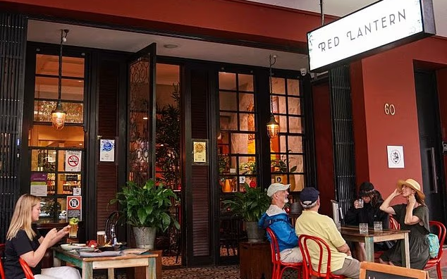 Mỹ: Trung tâm thương mại Westminster Mall nổi tiếng quận Cam sắp "tắt đèn"  - Ảnh 3.