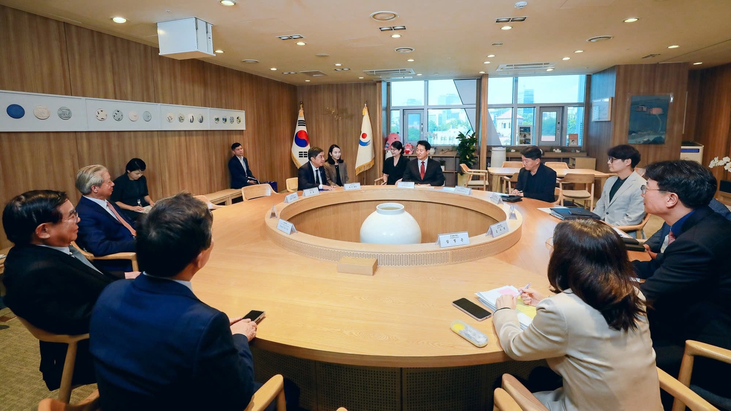 Tập đoàn Đèo Cả học hỏi kinh nghiệm Hàn Quốc cho dự án Đại lộ - Cảnh quan sông Hồng - Ảnh 1.