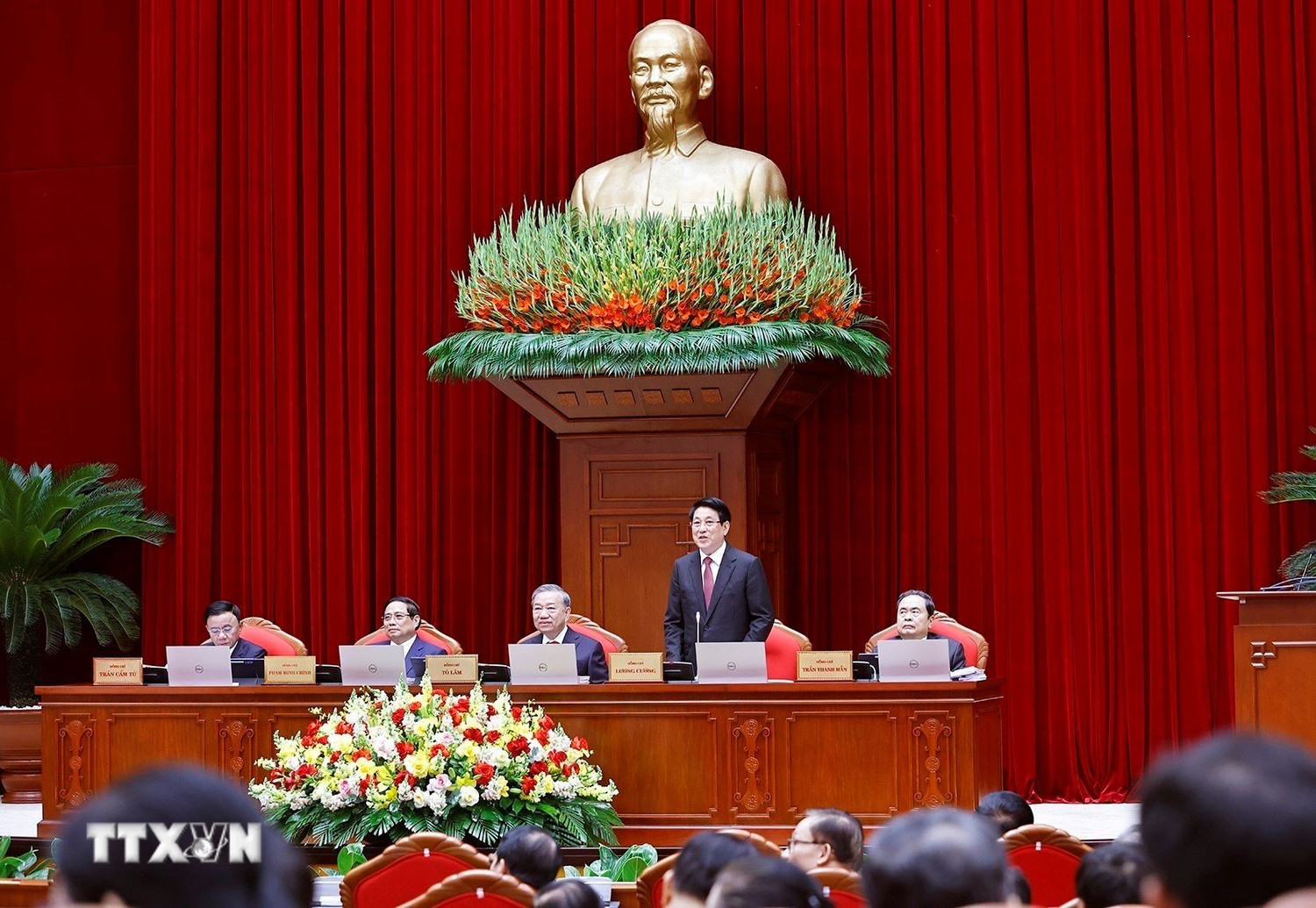 Những hình ảnh khai mạc Hội nghị Trung ương 13 - Ảnh 6.