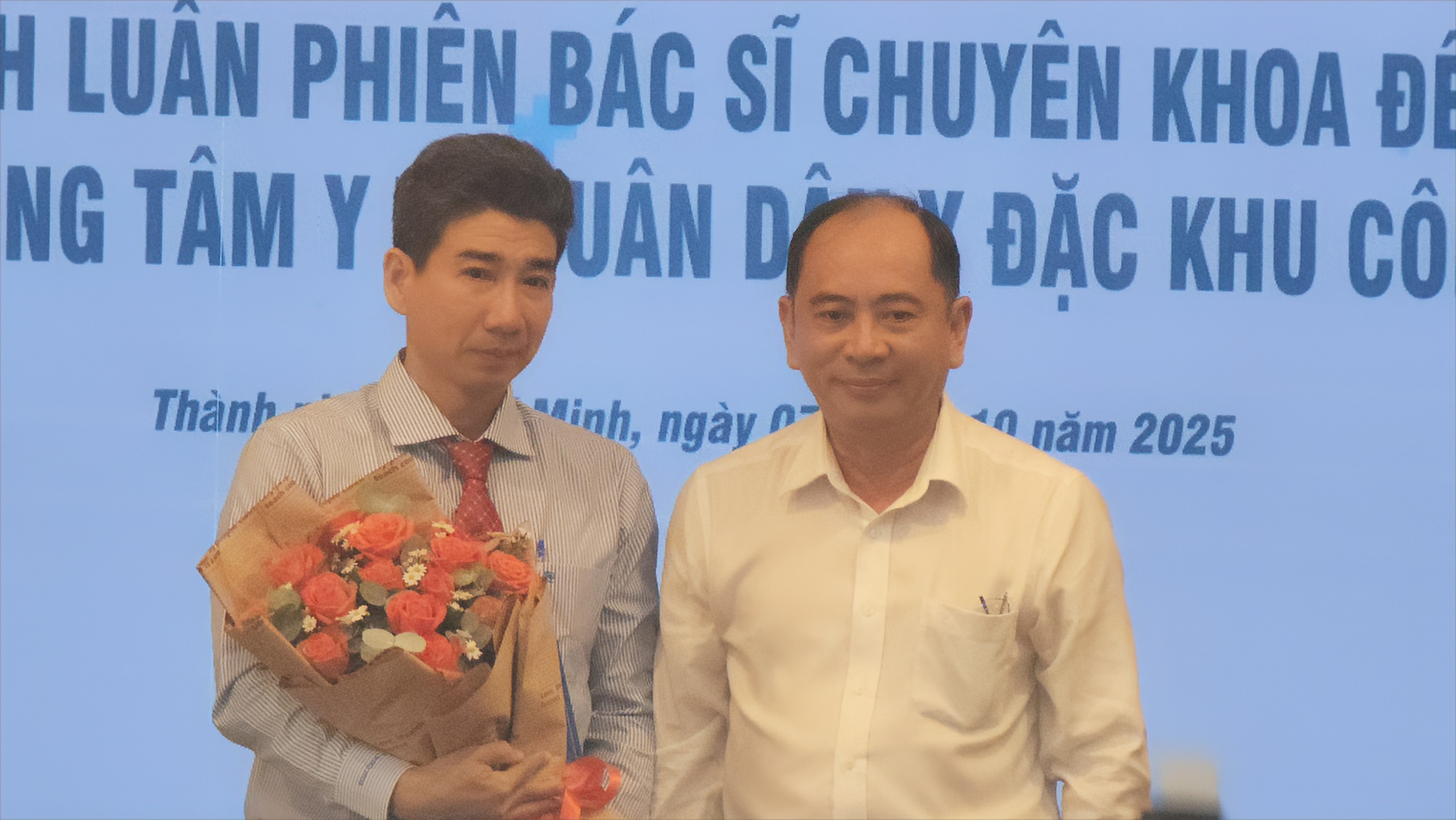 Bác sĩ bật khóc nhắc lại quá trình công tác tại Côn Đảo - Ảnh 1.