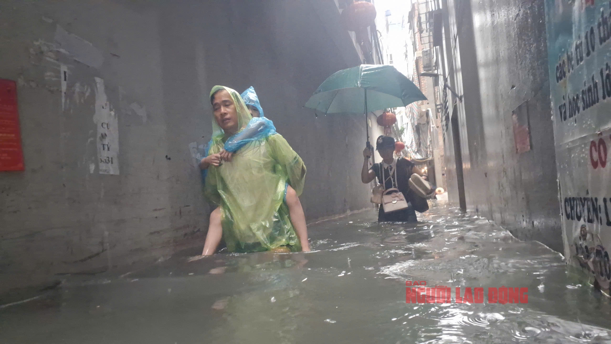 Mưa lớn gây ngập nặng tại làng bún Phú Đô , Hà Nội sáng 7 - 10 - Ảnh 4.