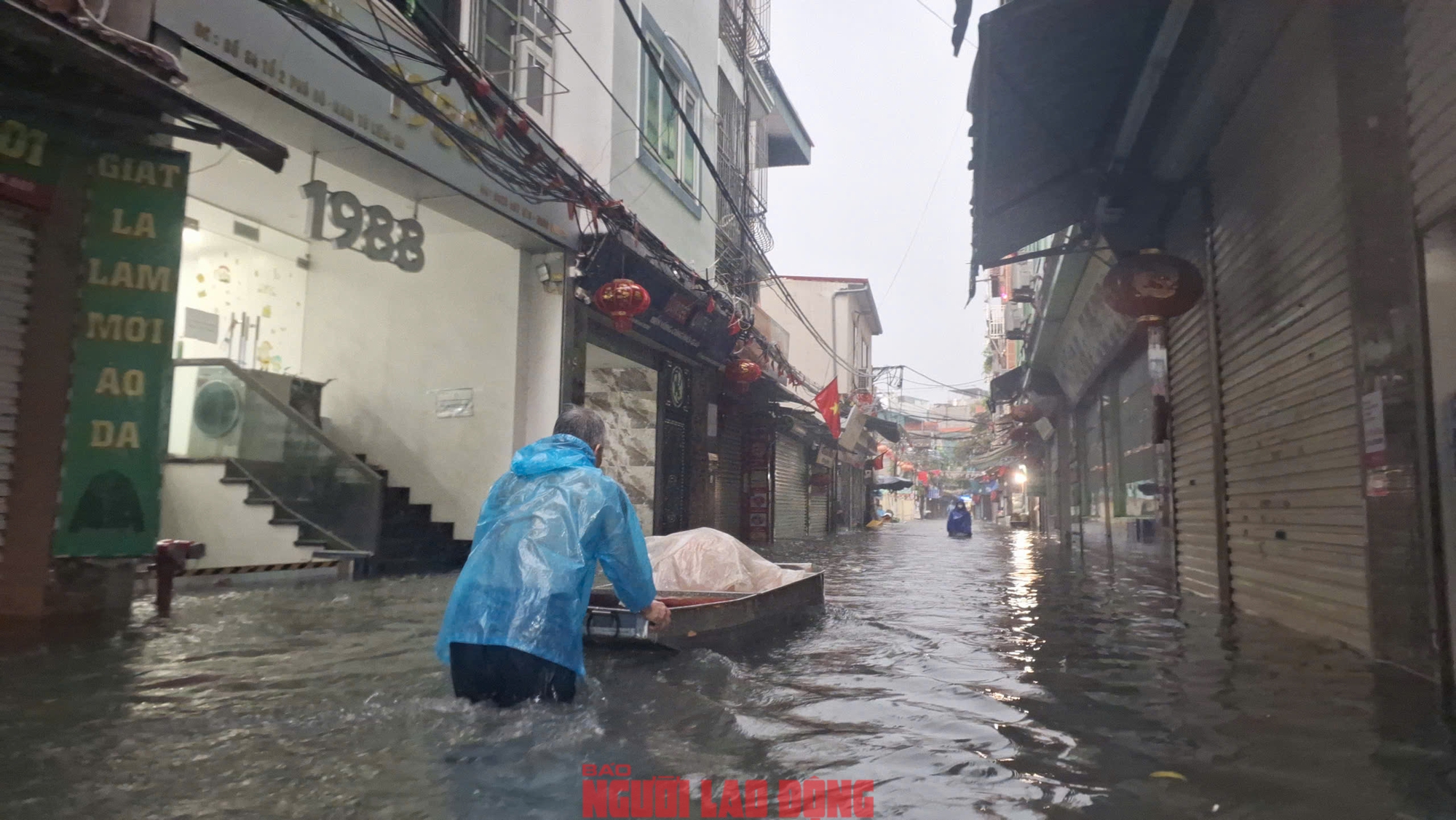 Mưa lớn gây ngập nặng tại làng bún Phú Đô , Hà Nội sáng 7 - 10 - Ảnh 8.
