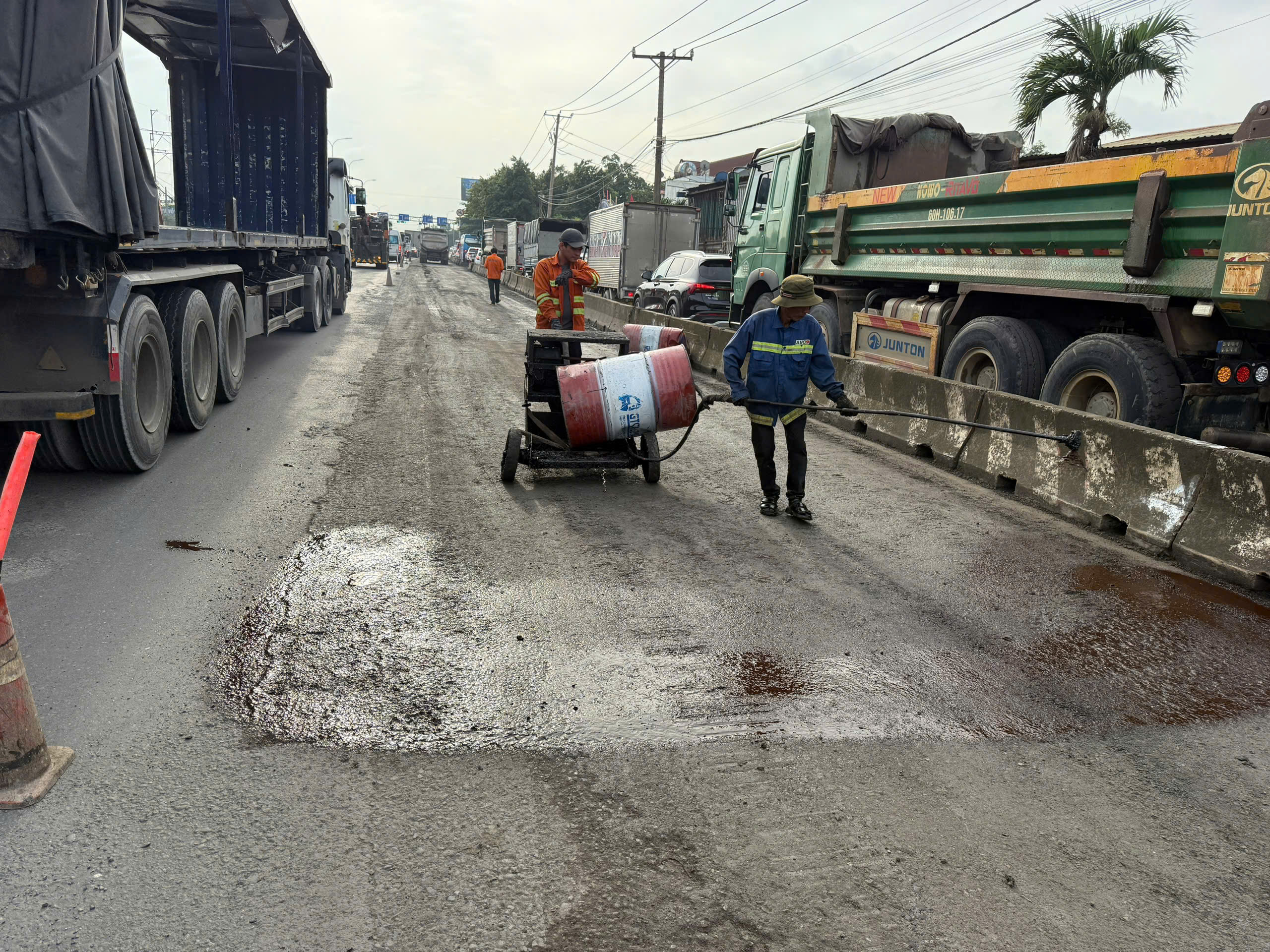 Nhà đầu tư BOT dừng thu phí đề xuất cải tạo Quốc lộ 51 - Ảnh 1. Nhà đầu tư BOT dừng thu phí đề xuất cải tạo Quốc lộ 51 - Ảnh 1.