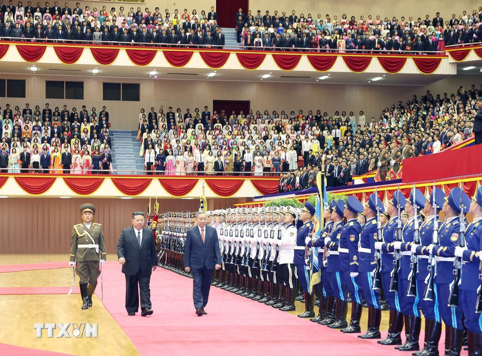 Tổng Bí thư, Chủ tịch Quốc vụ Kim Jong Un chủ trì lễ đón Tổng Bí thư Tô Lâm - Ảnh 11.