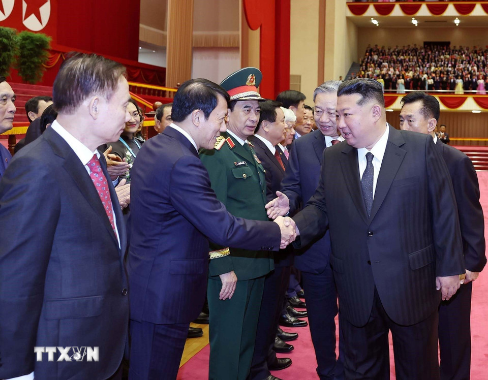 Tổng Bí thư, Chủ tịch Quốc vụ Kim Jong Un chủ trì lễ đón Tổng Bí thư Tô Lâm - Ảnh 4.