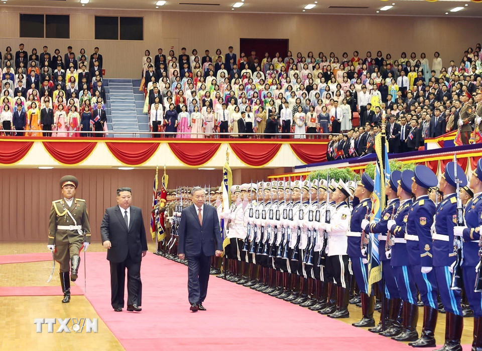 Tổng Bí thư, Chủ tịch Quốc vụ Kim Jong Un chủ trì lễ đón Tổng Bí thư Tô Lâm - Ảnh 10.