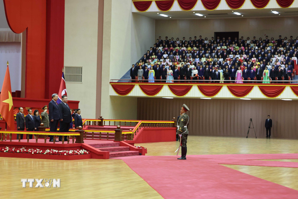 Tổng Bí thư, Chủ tịch Quốc vụ Kim Jong Un chủ trì lễ đón Tổng Bí thư Tô Lâm - Ảnh 12.