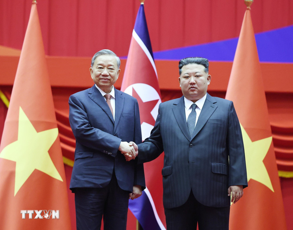 Tổng Bí thư, Chủ tịch Quốc vụ Kim Jong Un chủ trì lễ đón Tổng Bí thư Tô Lâm - Ảnh 8.