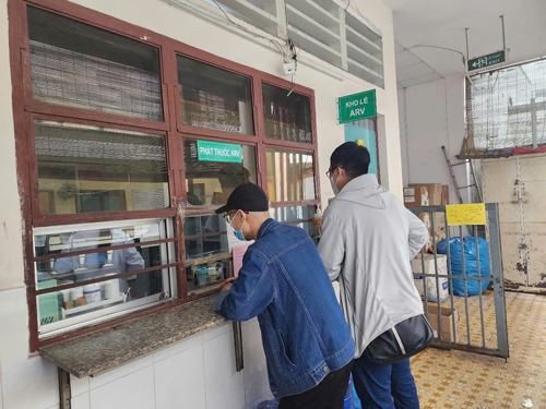 Gấp rút chấm dứt đại dịch HIV/AIDS (*): Đứng dậy từ hố sâu tuyệt vọng - Ảnh 2. Gấp rút chấm dứt đại dịch HIV/AIDS (*): Đứng dậy từ hố sâu tuyệt vọng - Ảnh 2.