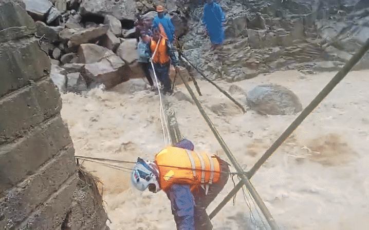 Thượng nguồn Đà Nẵng mưa lớn, nguy cơ lũ chồng lụt - Ảnh 11.