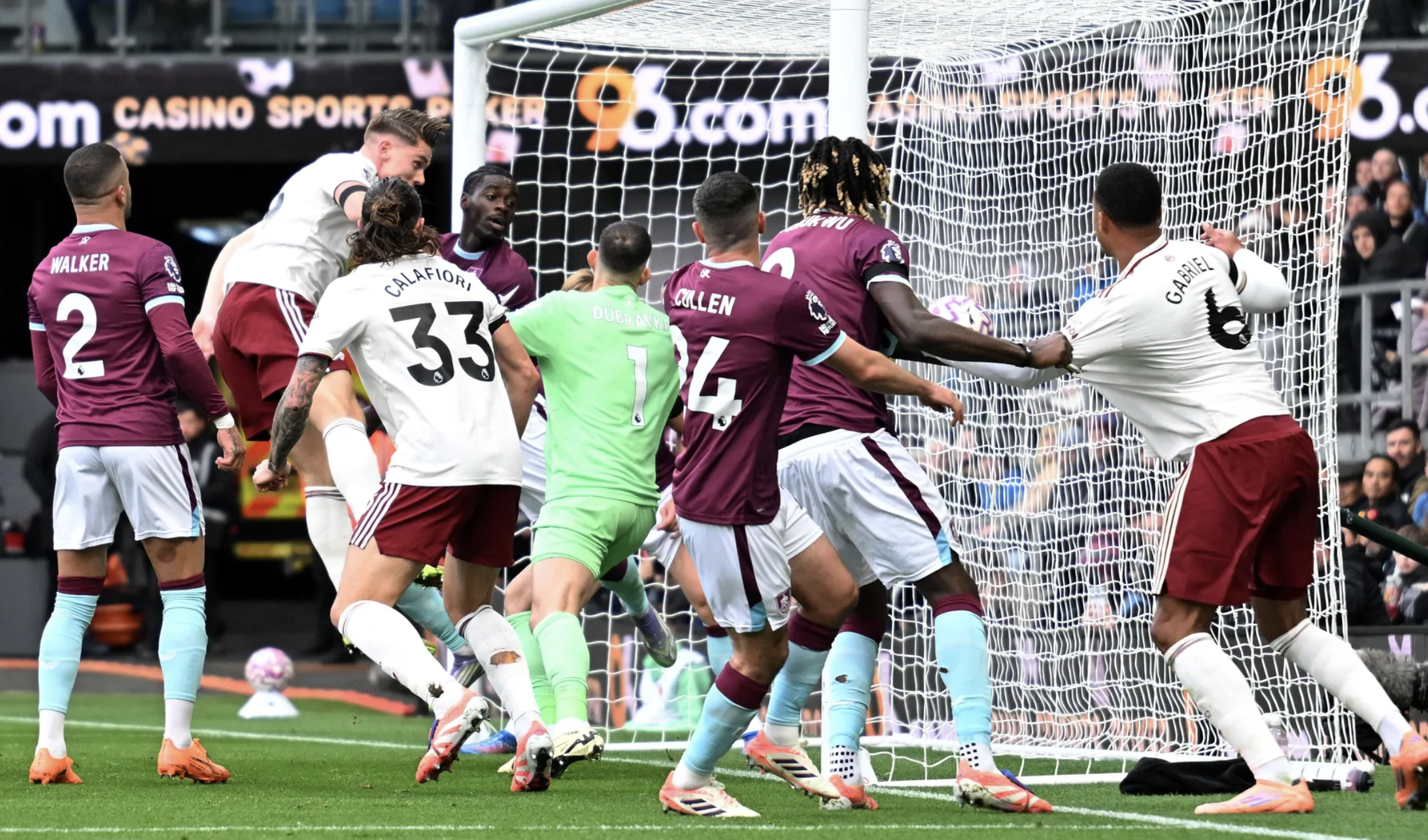 Arsenal bùng nổ mạch chiến thắng, độc chiếm đỉnh bảng Ngoại hạng - Ảnh 2.