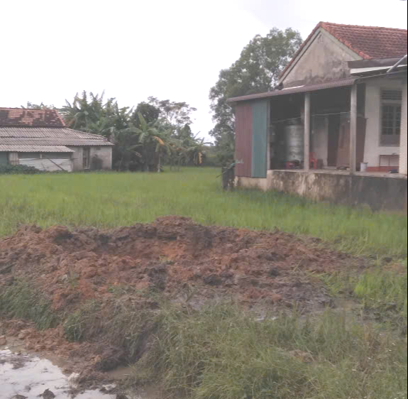 Tìm nguyên nhân gây ra vụ nổ kinh hoàng giữa ruộng lúa Quảng Trị - Ảnh 1.