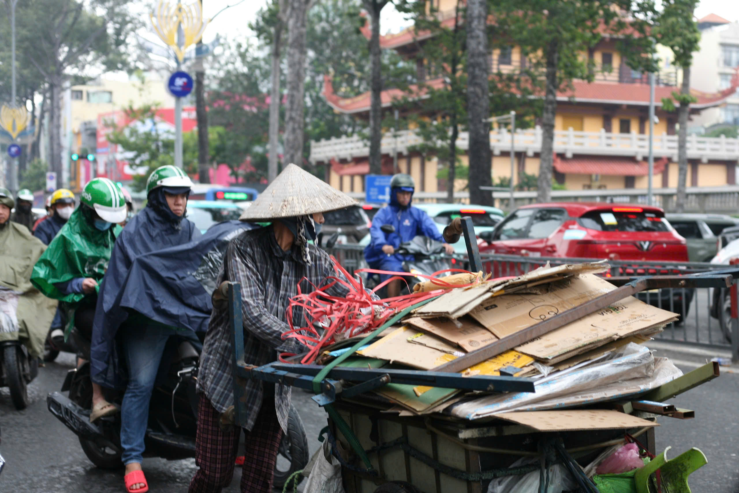 - Ảnh 4. - Ảnh 4.