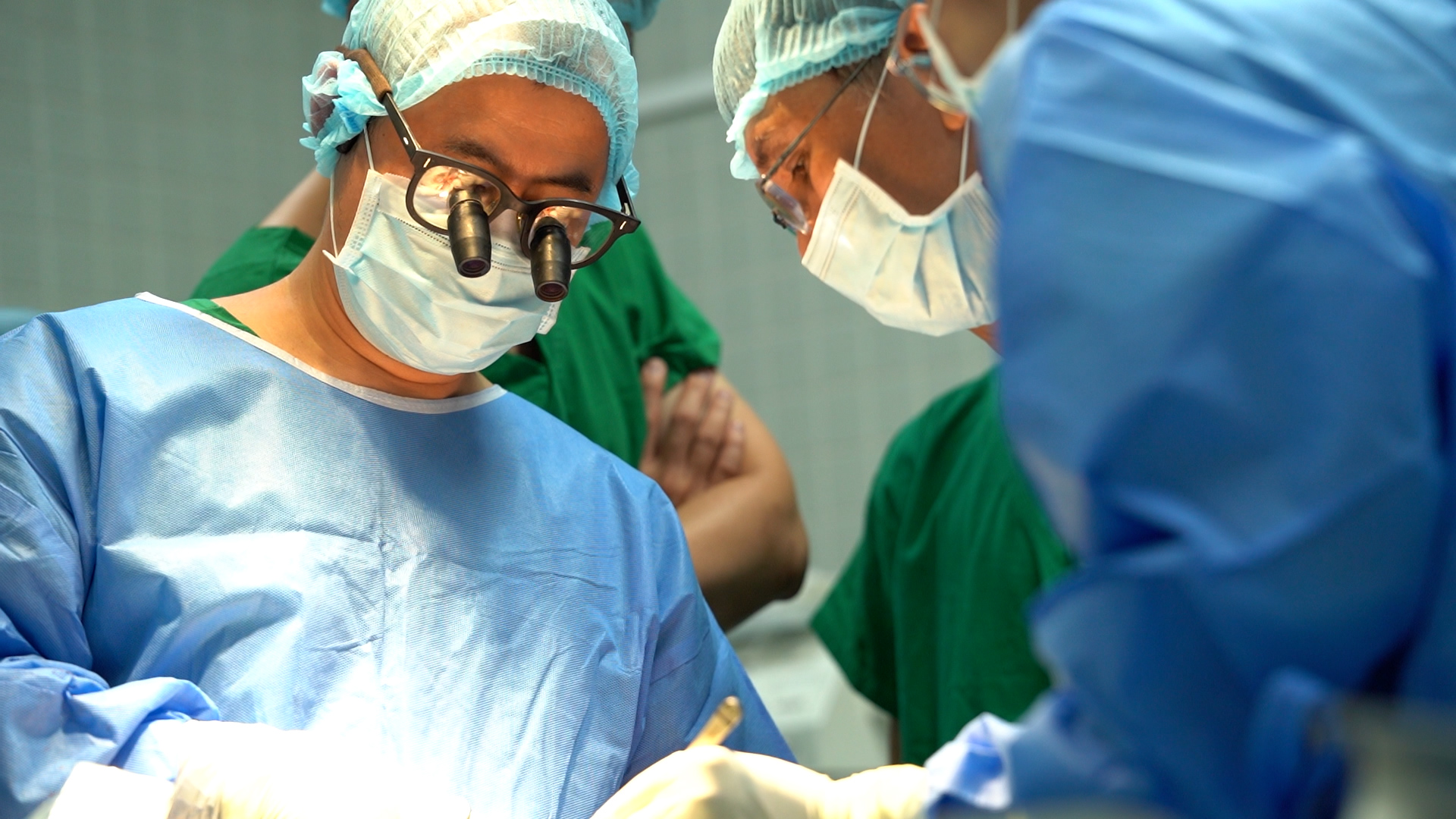 Bác sĩ Chợ Rẫy "trắng đêm" liên tiếp, hoàn thành 7 ca ghép tạng trong 3 ngày - Ảnh 4.