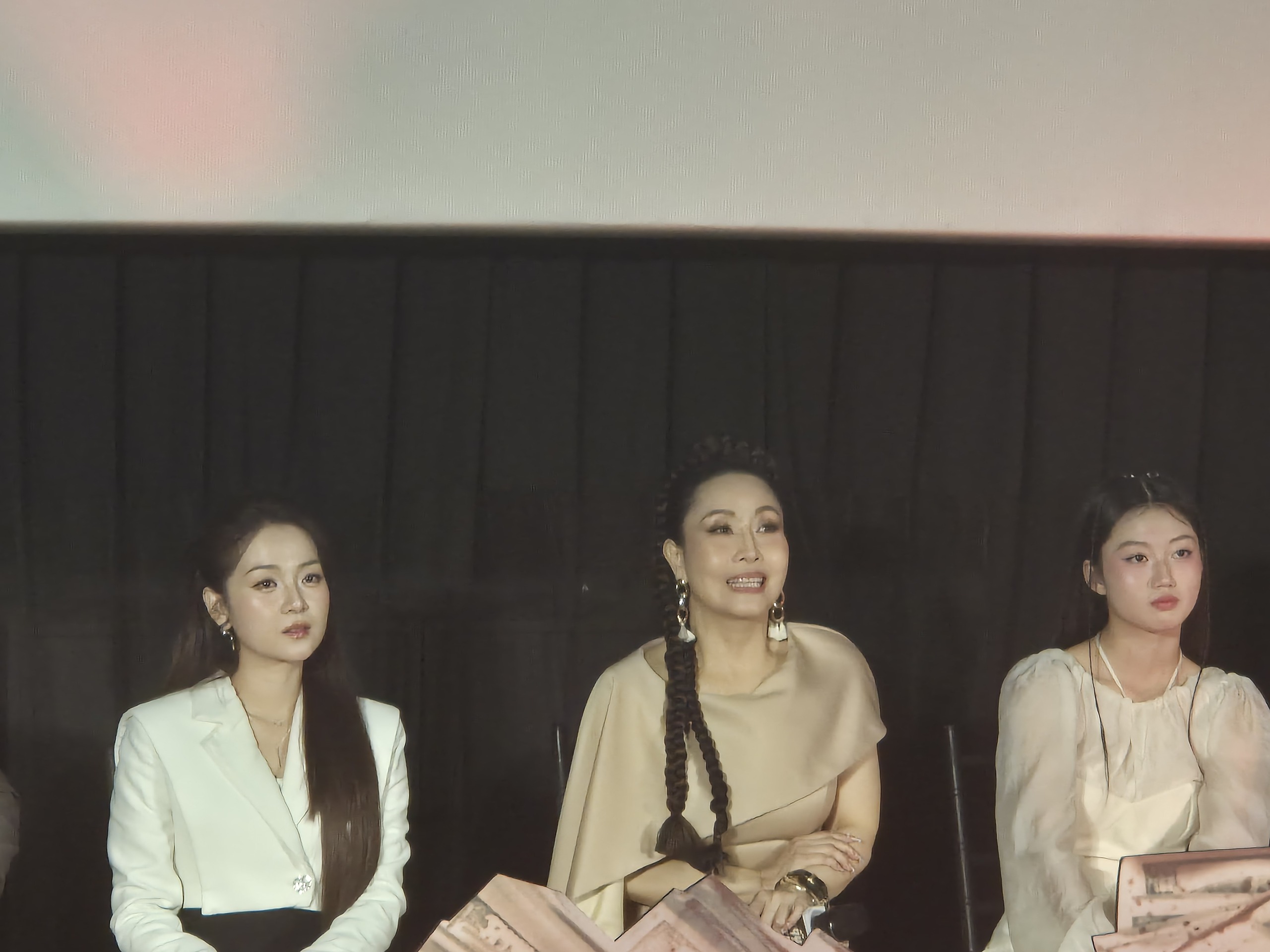 NSƯT Kiều Oanh chia sẻ tại buổi giao lưu