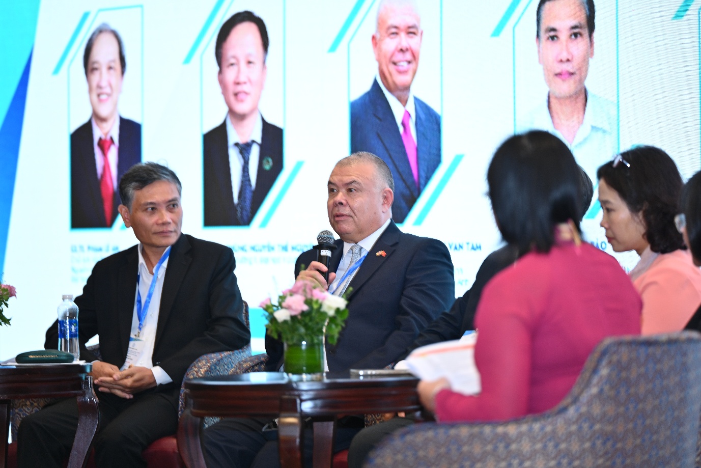 Mỗi người Việt Nam, có khoảng 8-10 năm sống chung với bệnh tật - Ảnh 1.