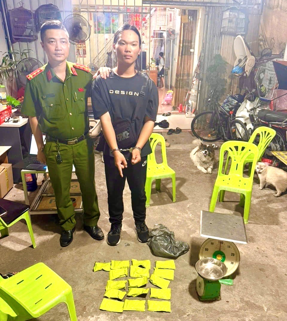 Đối tượng Phùng Trung Dũng cùng số tang vật bị thu giữ