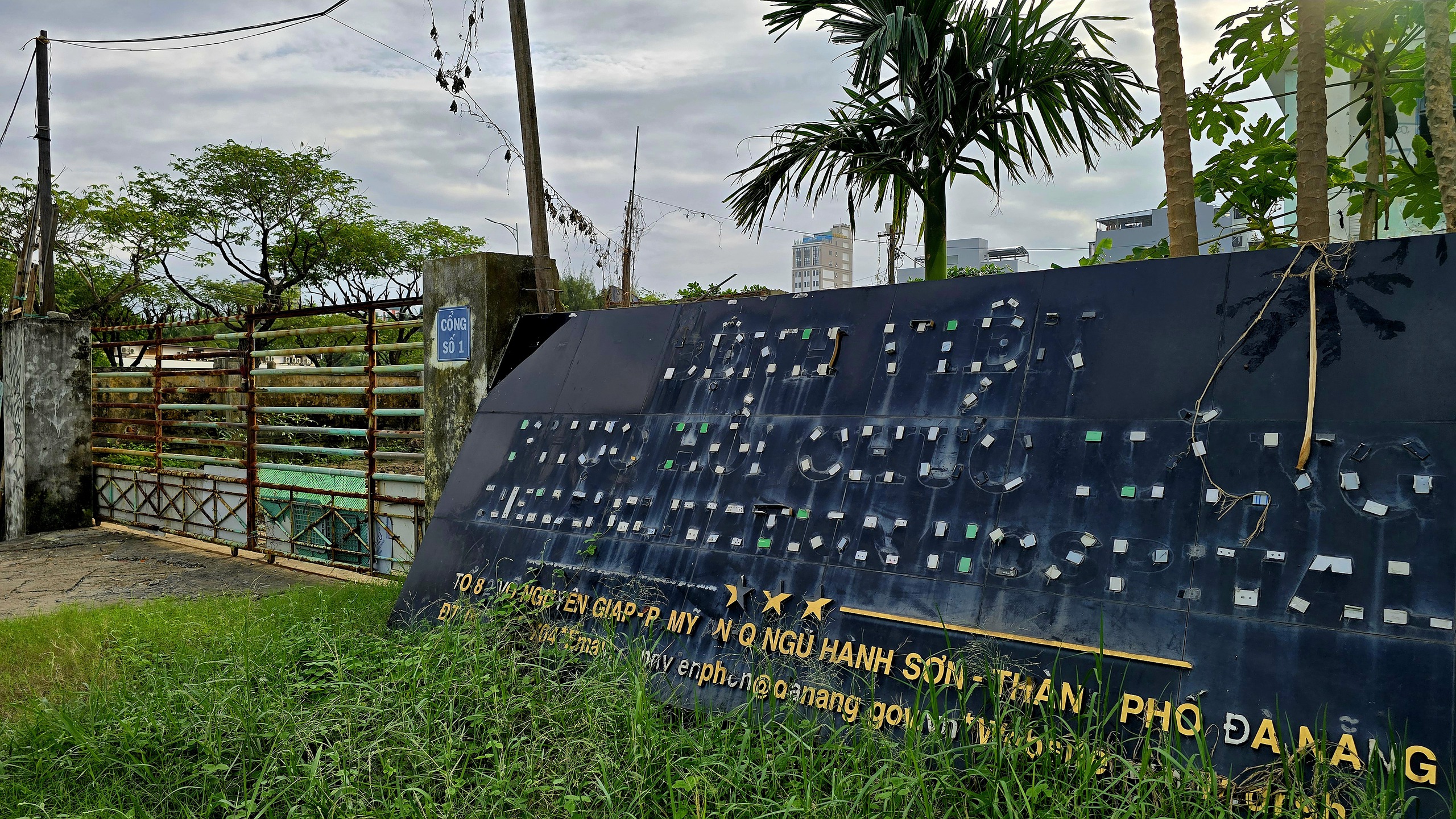 Bệnh viện bỏ hoang trên đất vàng ven biển Đà Nẵng trước thời điểm lên sàn đấu giá - Ảnh 13.