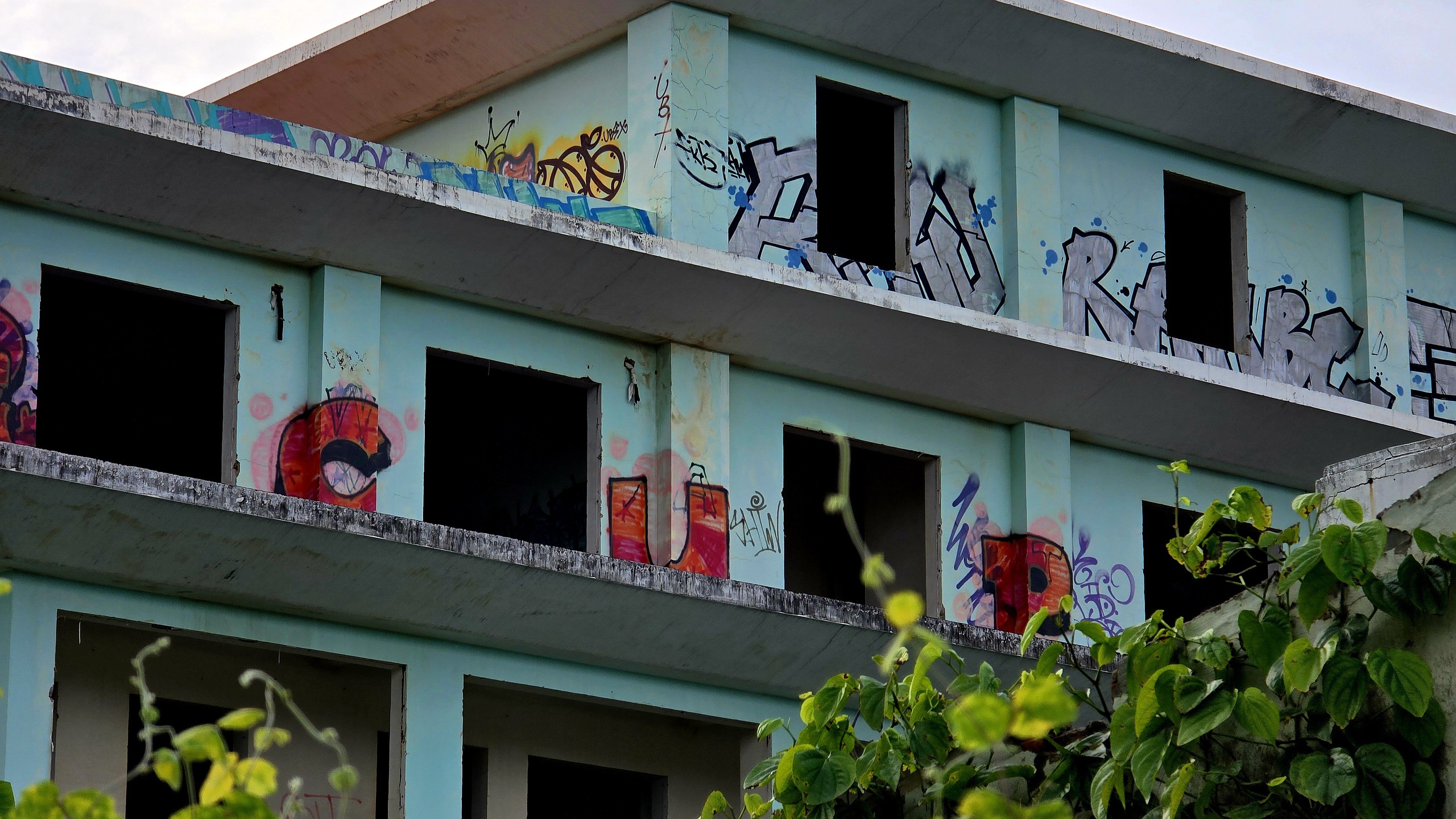 Bệnh viện bỏ hoang trên đất vàng ven biển Đà Nẵng trước thời điểm lên sàn đấu giá - Ảnh 9.