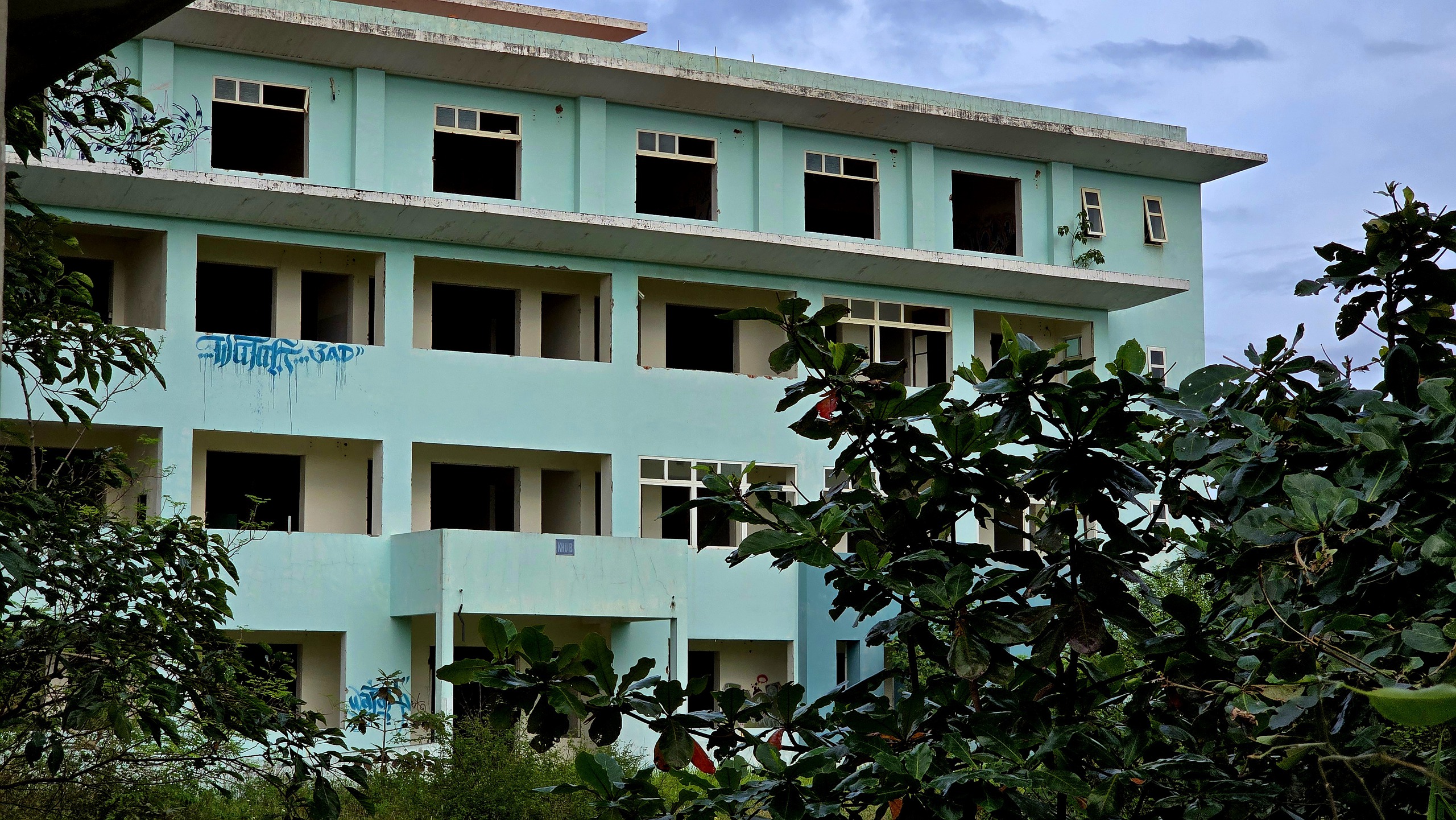 Bệnh viện bỏ hoang trên đất vàng ven biển Đà Nẵng trước thời điểm lên sàn đấu giá - Ảnh 5.