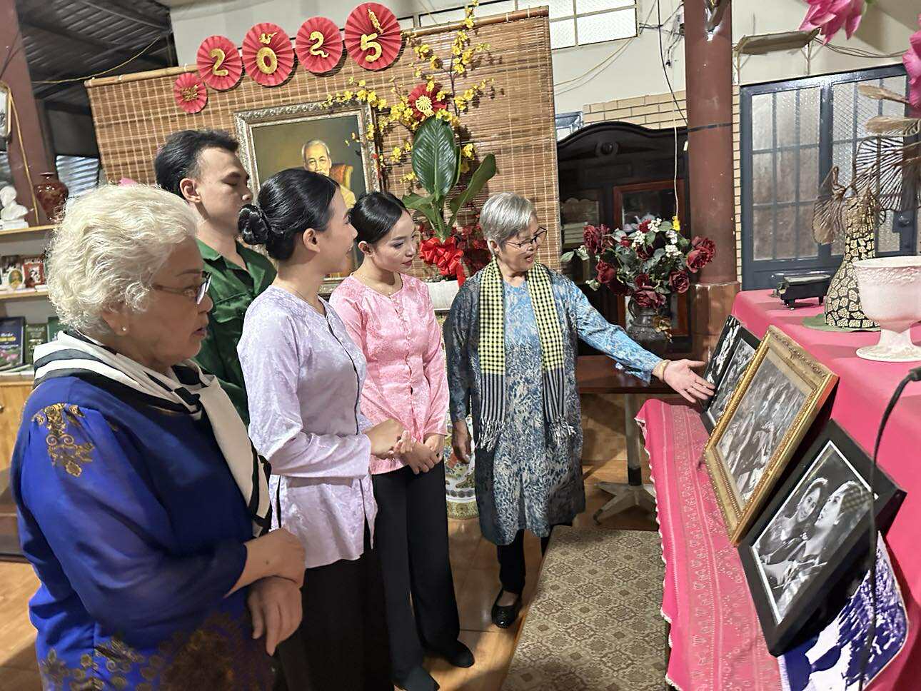 NSƯT Ca Lê Hồng, Phi Yến cùng VTV9 thực hiện phim tài liệu ký ức một thời hoa lửa - Ảnh 3.