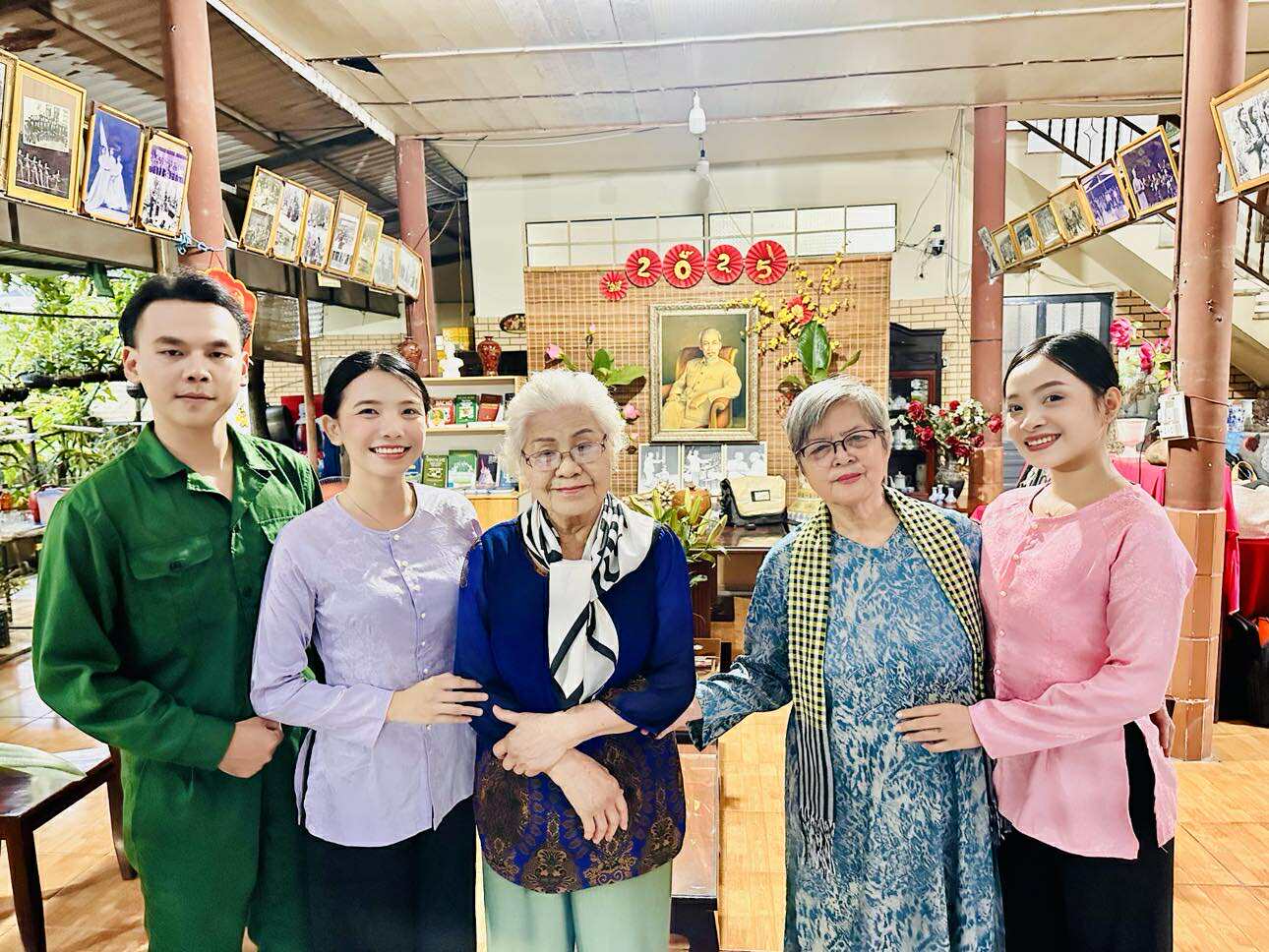 NSƯT Ca Lê Hồng, Phi Yến cùng VTV9 thực hiện phim tài liệu ký ức một thời hoa lửa - Ảnh 1.