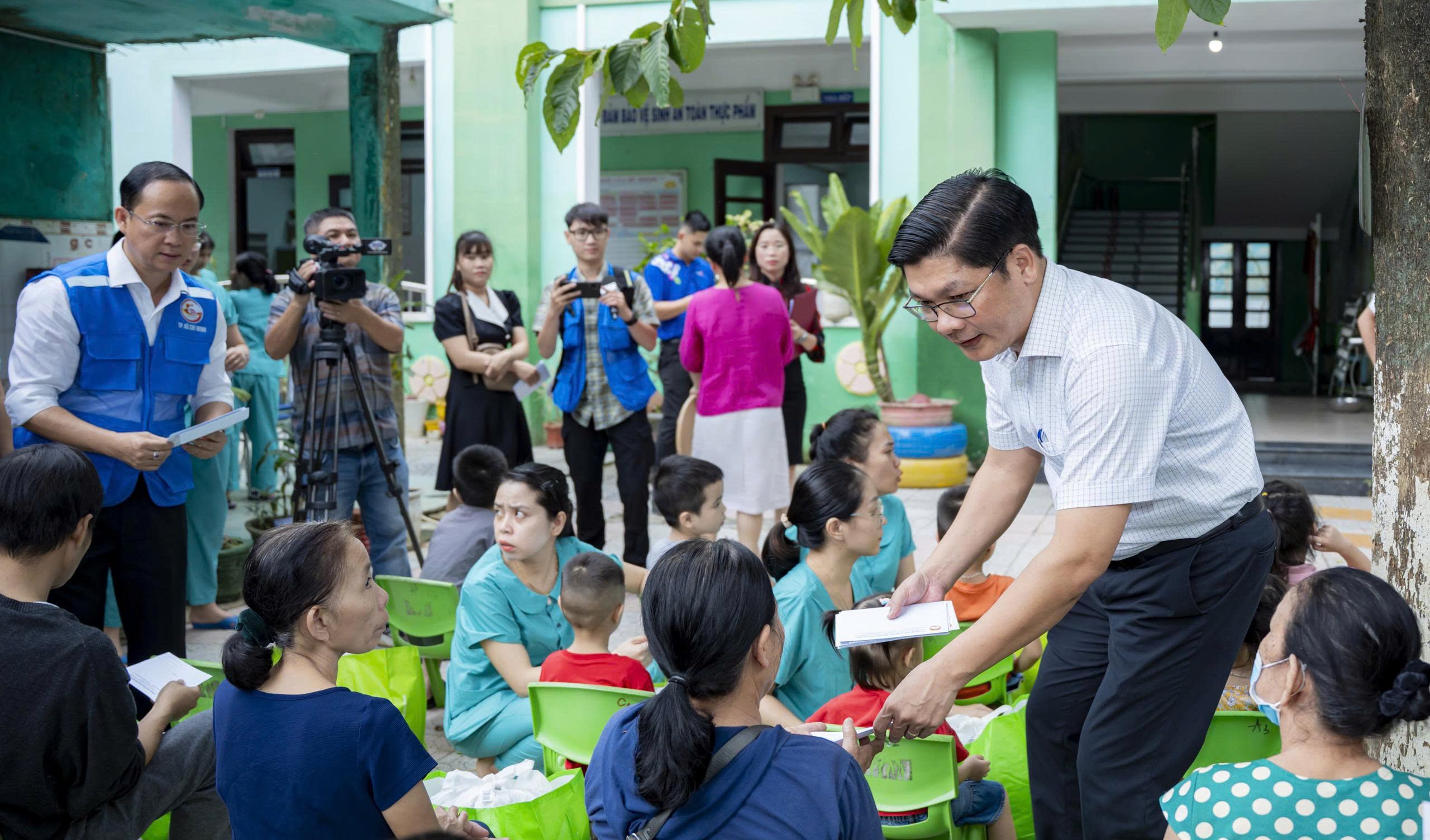 TP HCM hỗ trợ TP Huế 20 tỉ đồng khắc phục lũ lụt - Ảnh 4.