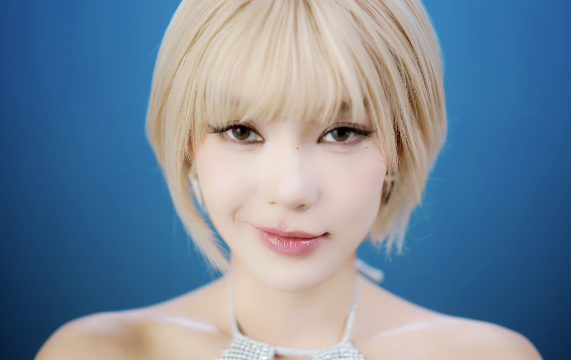 Minh Hằng không nghĩ quá nhiều về chi phí khi làm MV - Ảnh 1.